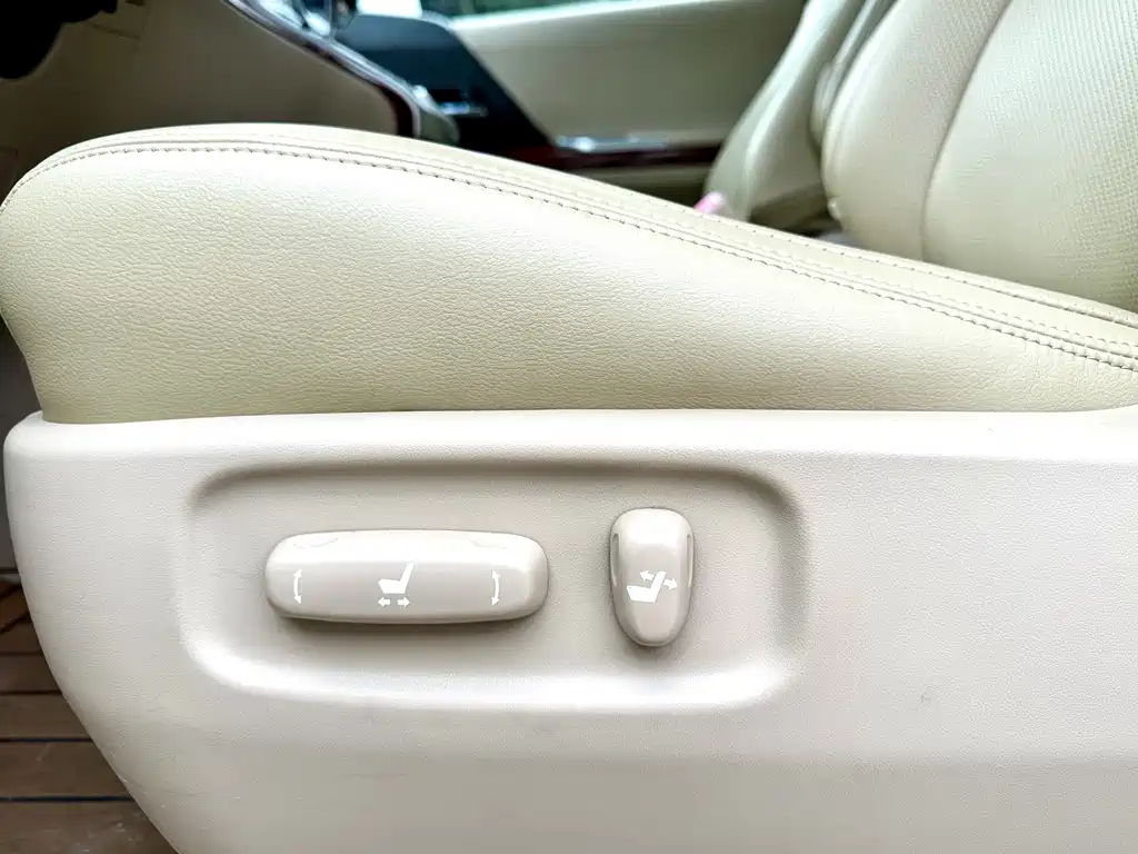 Toyota Alphard 2010 — фото 12