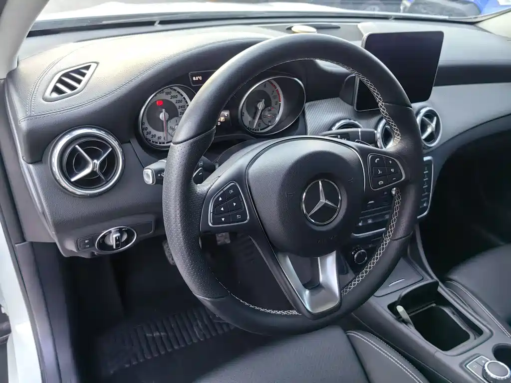 Mercedes-Benz GLA 2017 — фото 21