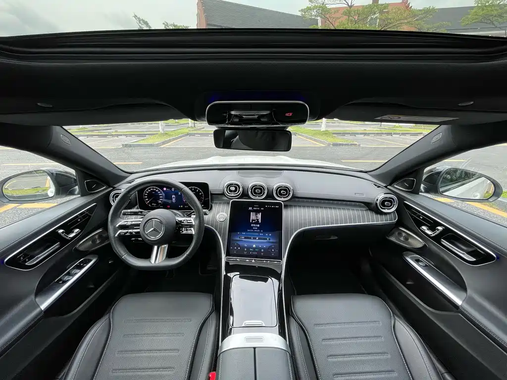 Mercedes-Benz C-Class 2024 — фото 17