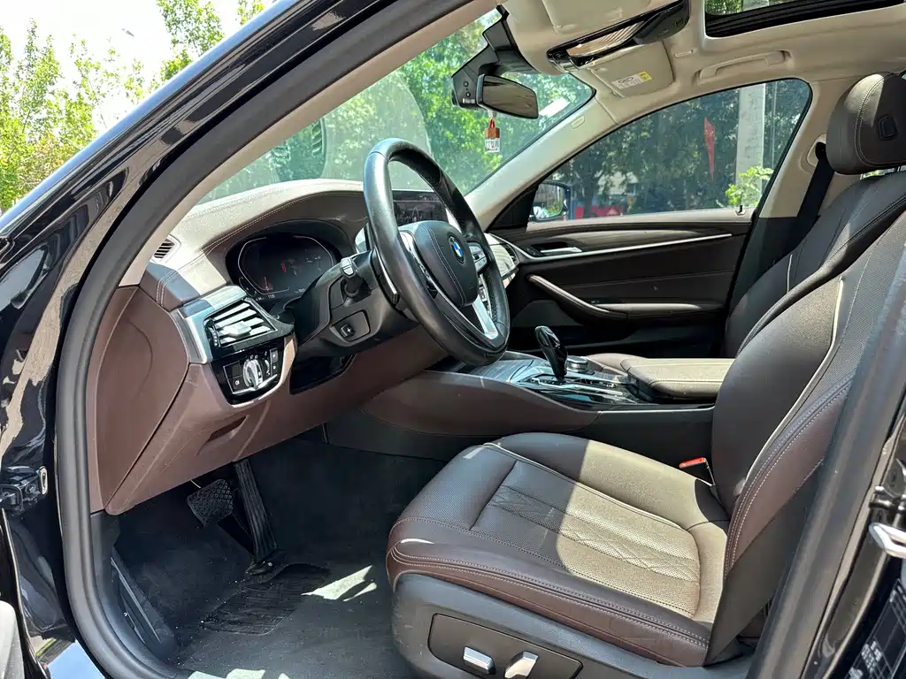BMW 5 Series 2021
