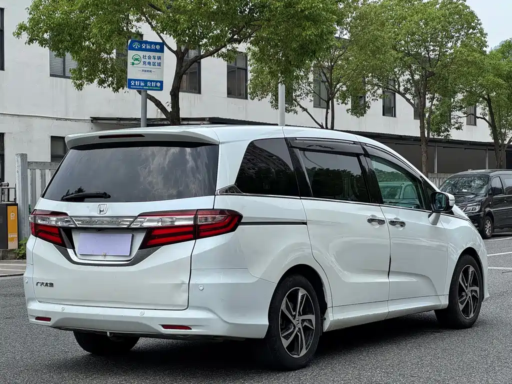 Honda Odyssey 2014 — фото 4