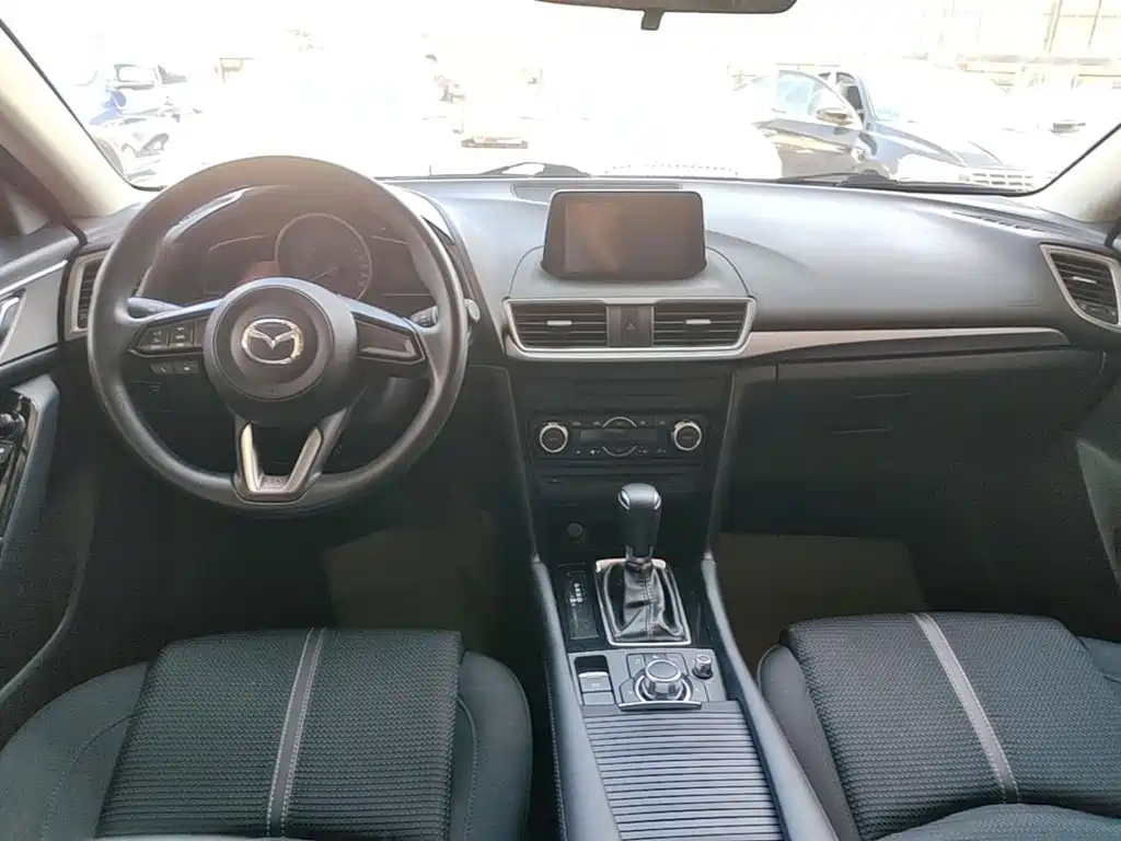 Mazda 3 Angkesela 2018 — фото 10