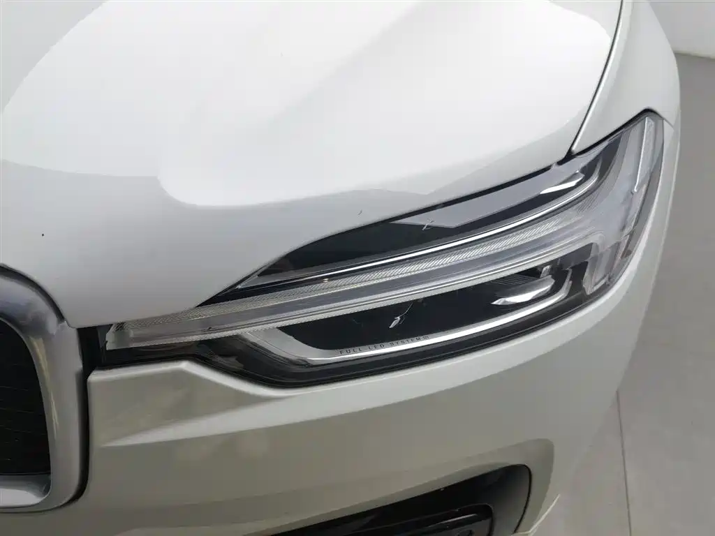 Volvo XC60 PHEV 2019 — фото 7