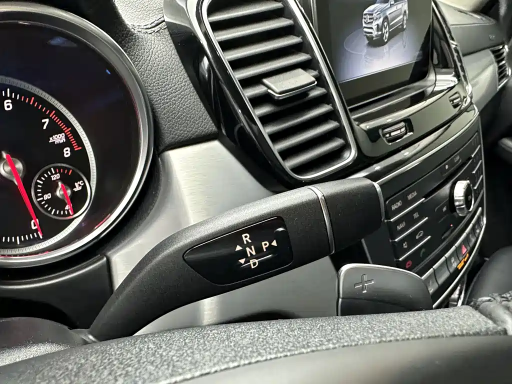 Mercedes-Benz GLS 2016 — фото 16