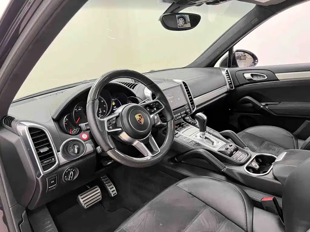 Porsche Cayenne 2017 — фото 7
