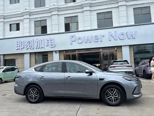 BYD Seal 05 DM-i 2025