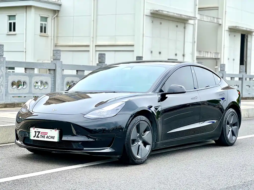 Tesla Model 3 2023 — фото 1