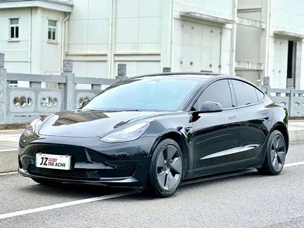 Tesla Model 3 2023