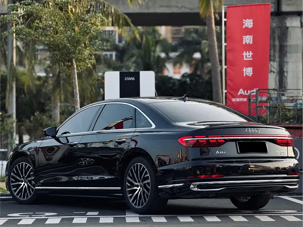 Audi A8 2023 — фото 12