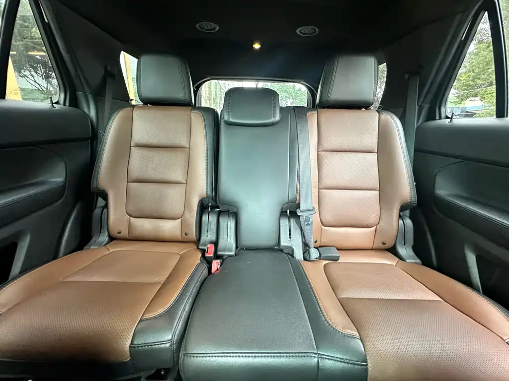 Ford Explorer 2015 — фото 14