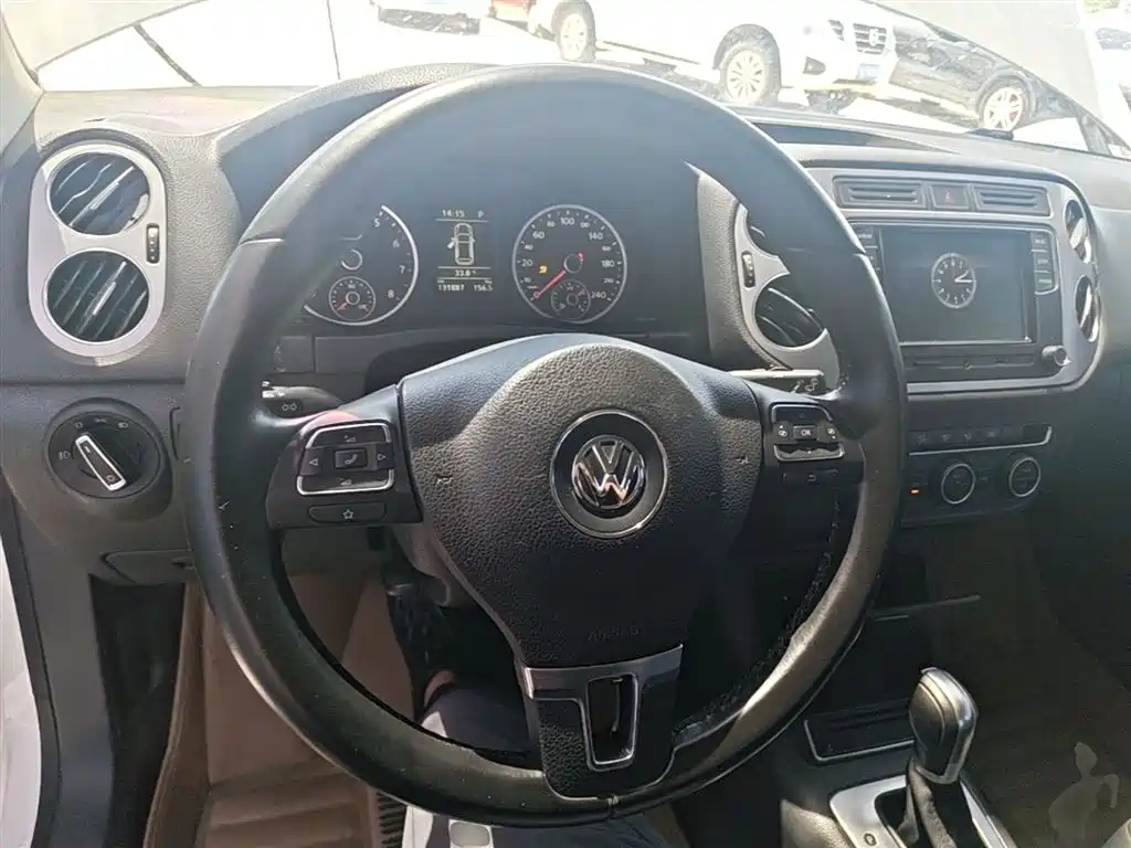 Volkswagen Tiguan 2014 — фото 11