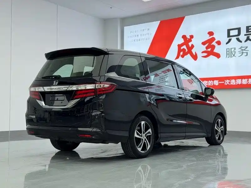 Honda Odyssey 2017 — фото 7