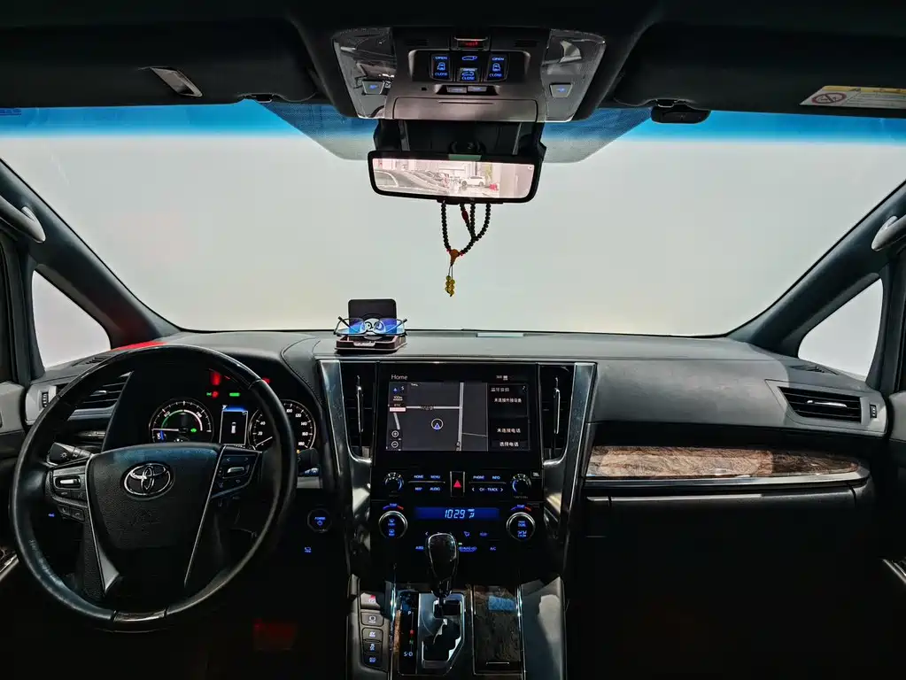 Toyota Vellfire 2022 — фото 11