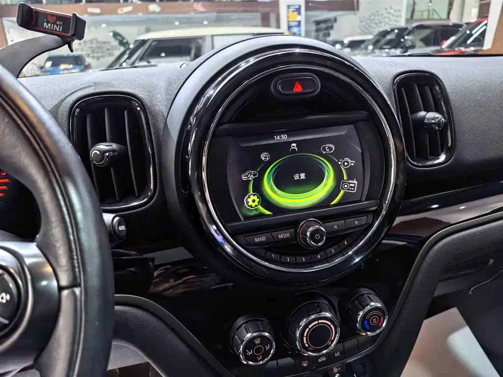 MINI Countryman 2017 — фото 10
