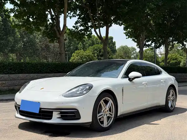 Porsche Panamera 2020