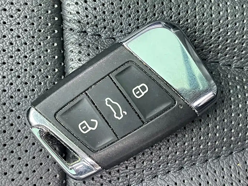 Volkswagen Passat 2022 — фото 15