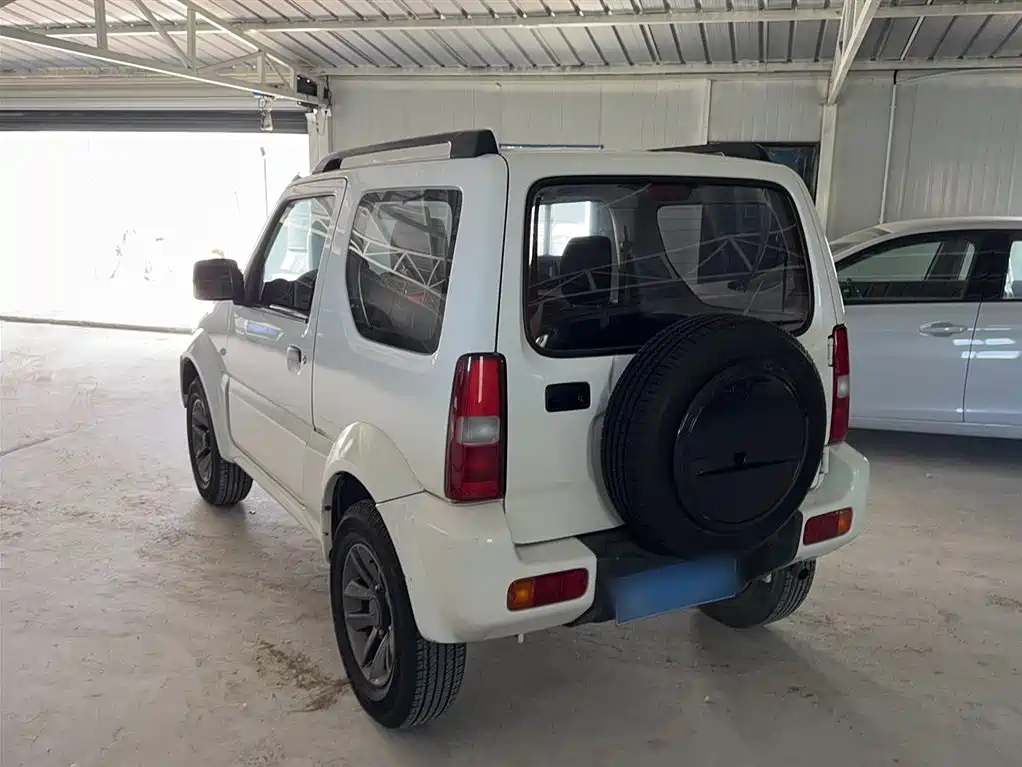 Suzuki Jimny 2016 — фото 10