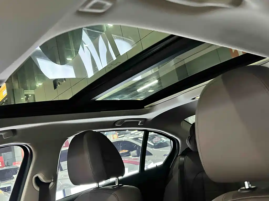 BMW 3 Series 2019 — фото 12