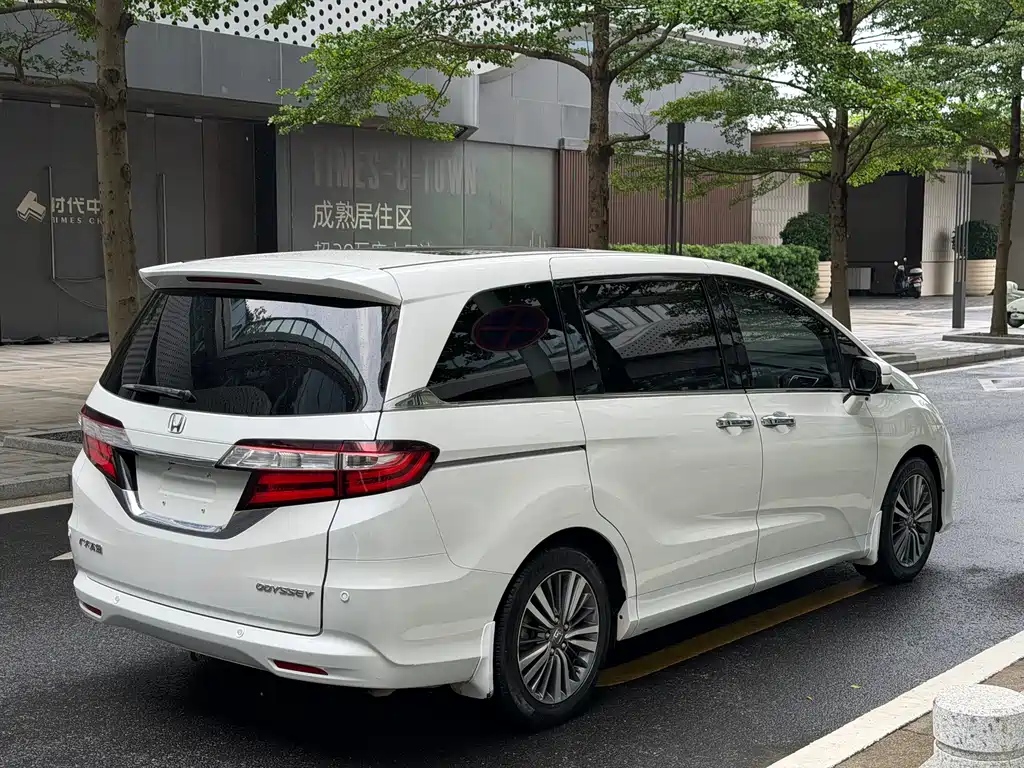 Honda Odyssey 2019 — фото 16