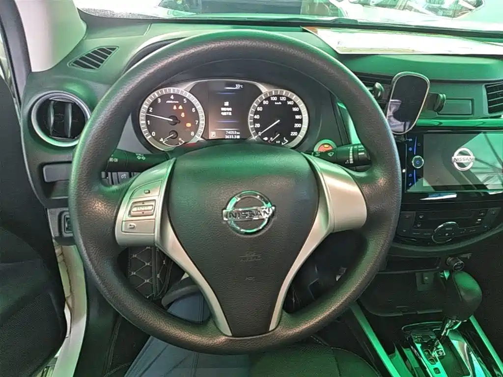 Nissan Terra 2018 — фото 11