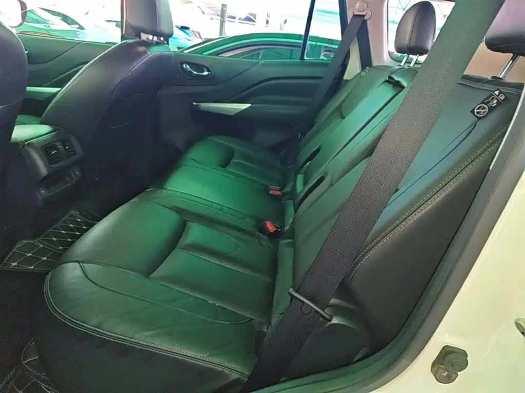 Nissan Terra 2018 — фото 17