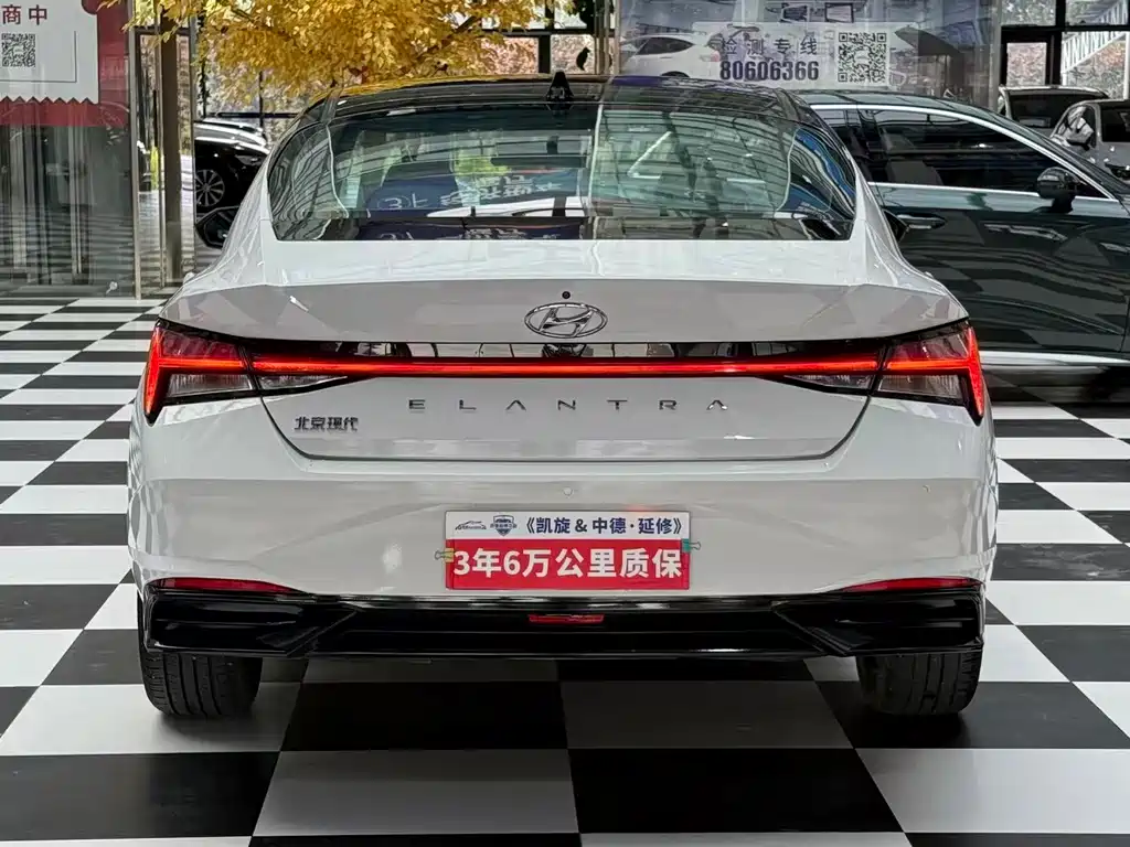 Hyundai Elantra 2022