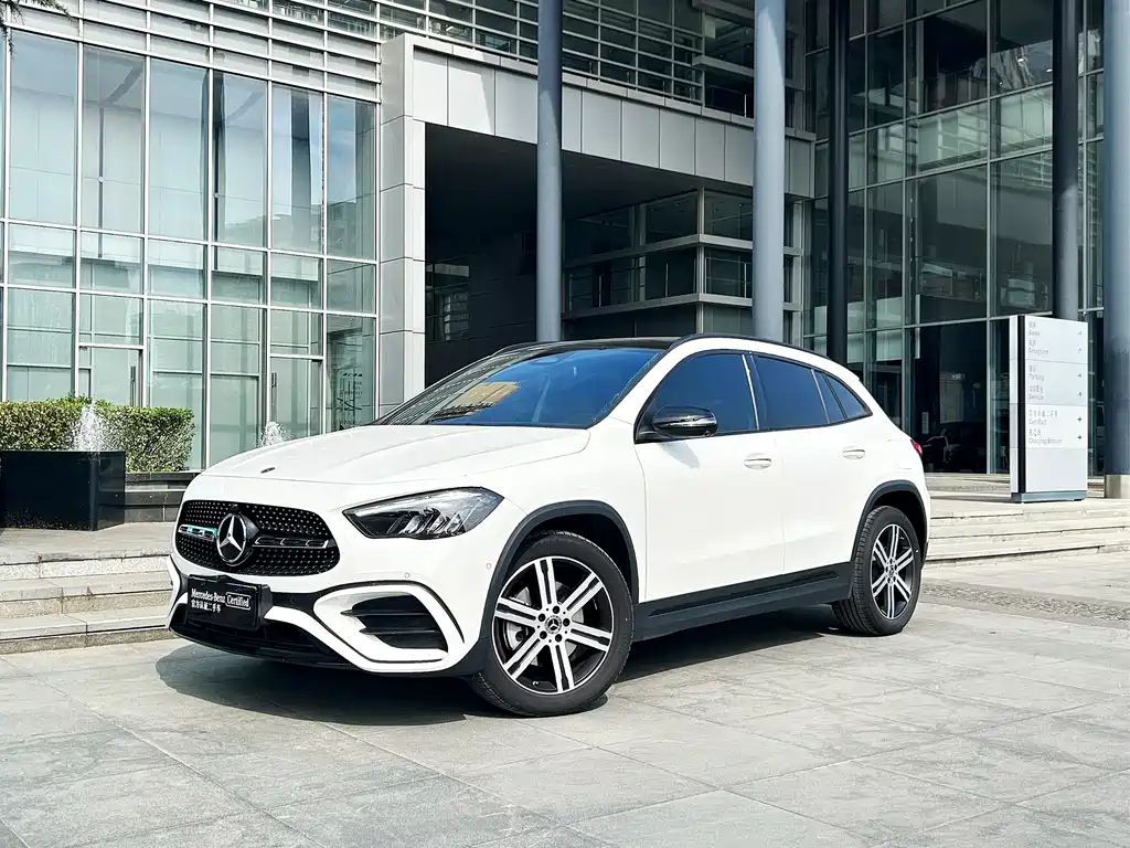 Mercedes-Benz GLA 2024 — фото 1