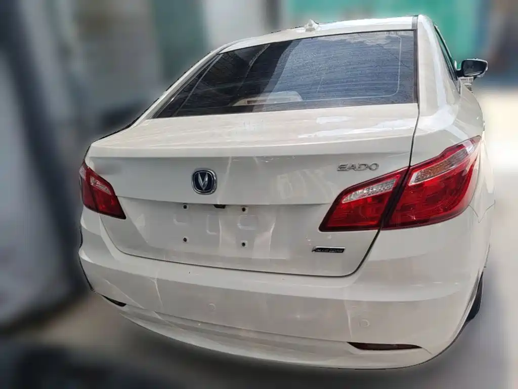 Changan Eado 2015 — фото 10