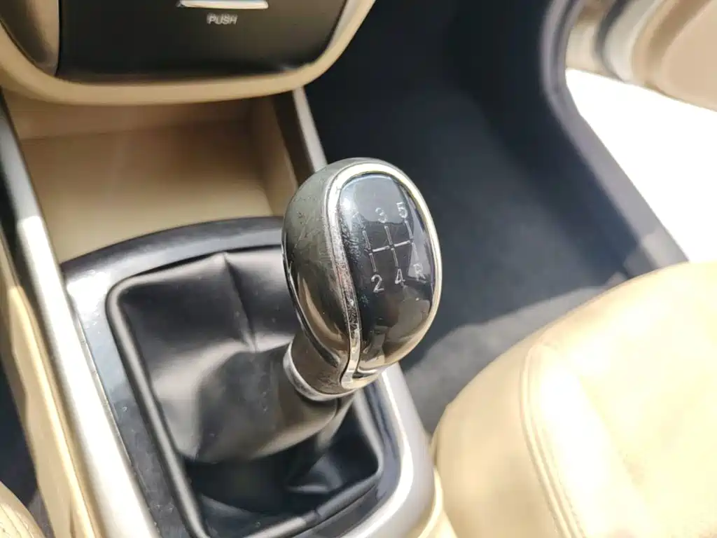 Changan Eado 2015 — фото 21
