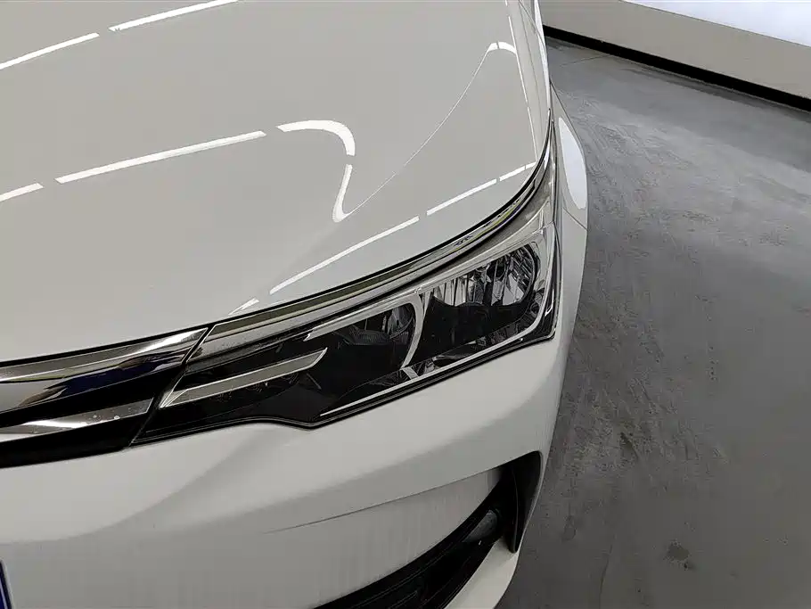 Toyota Corolla 2018 — фото 5