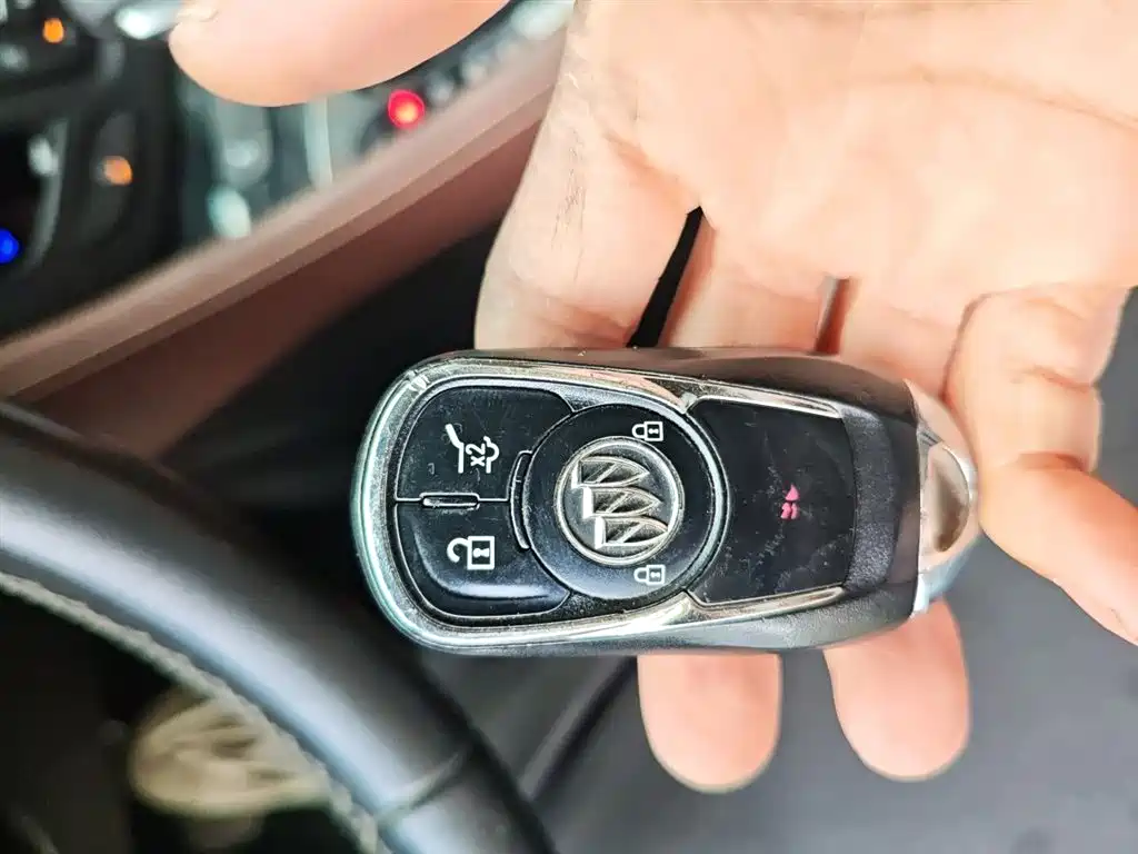 Buick Envision Plus 2018 — фото 12