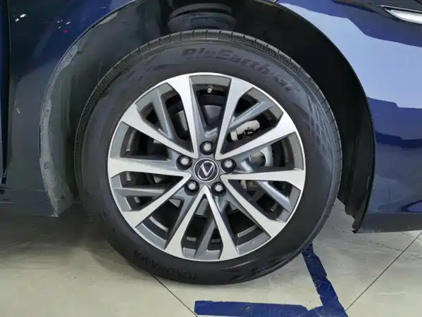 Lexus ES 2023