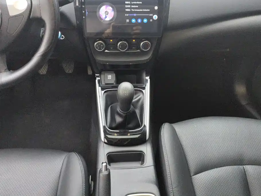 Nissan Sylphy 2018 — фото 16