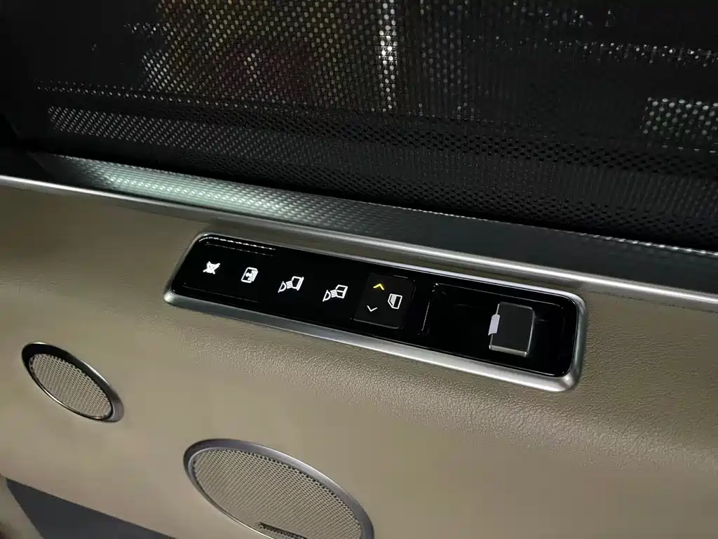 Land Rover Range Rover 2020 — фото 19