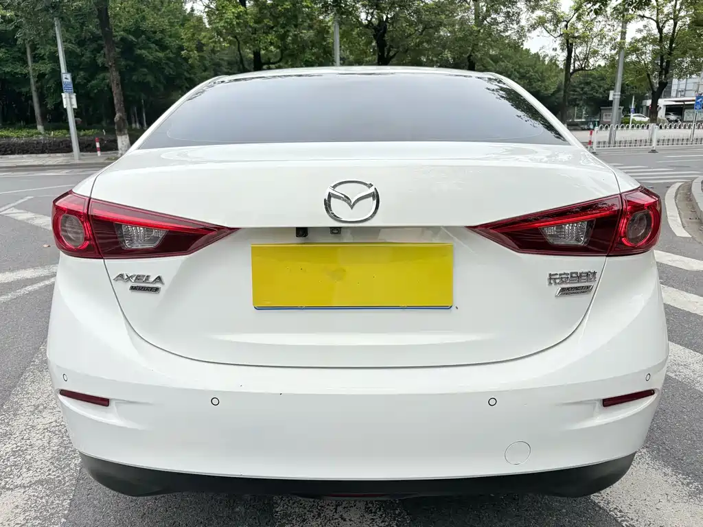 Mazda 3 Axela 2018 — фото 6