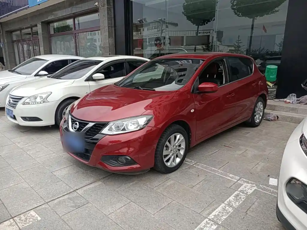 Nissan Tiida 2017 — фото 2