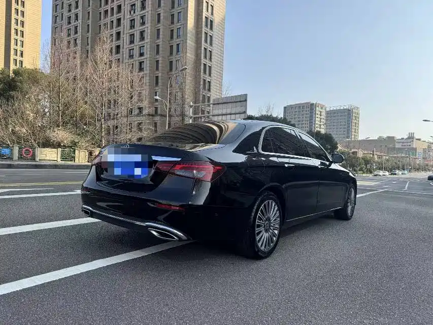 Mercedes-Benz E-Class 2023 — фото 10