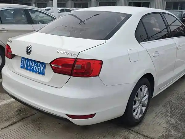 Volkswagen Sagitar 2013