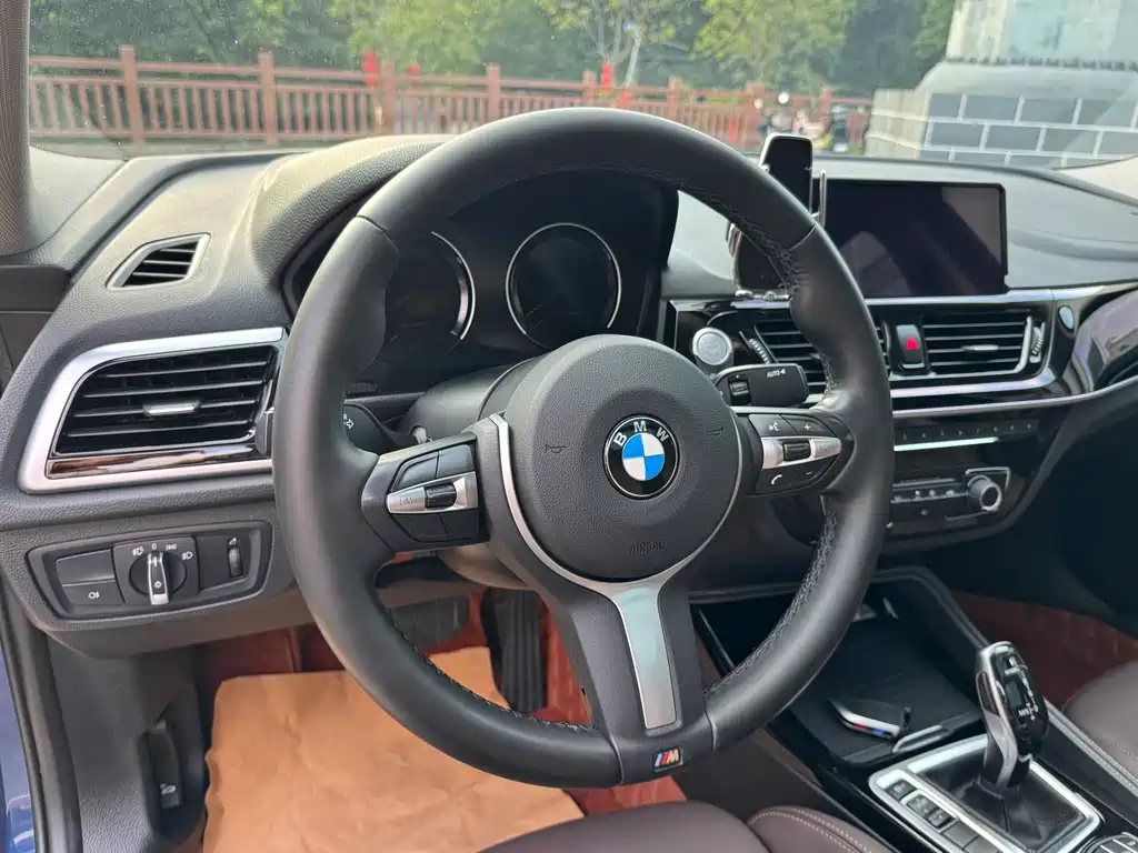BMW 1 Series 2021 — фото 13