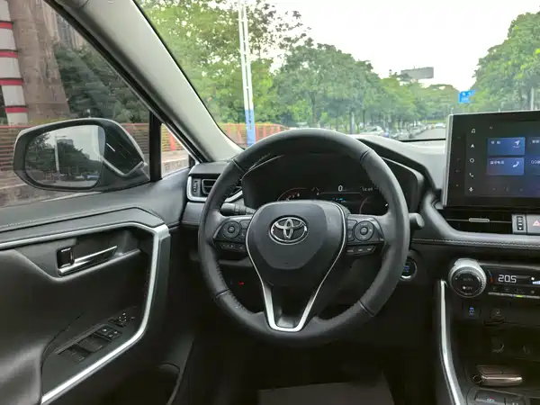 Toyota RAV4 2021