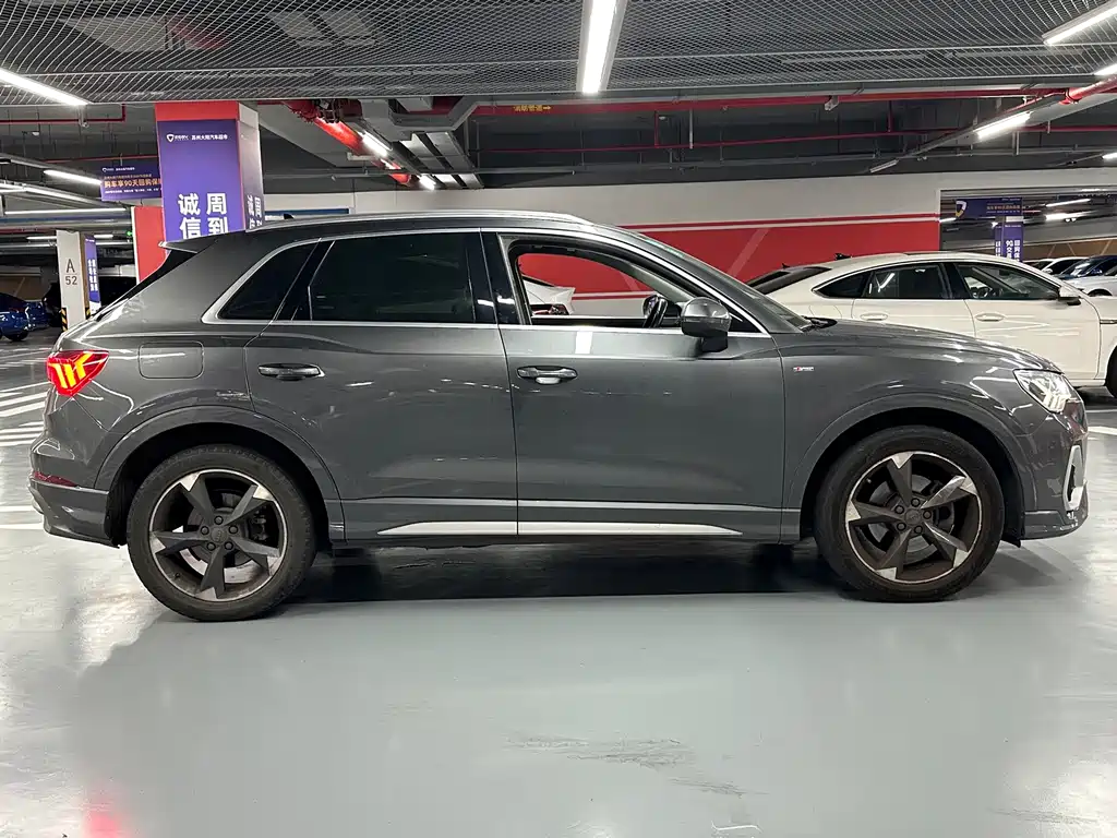 Audi Q3 2019 — фото 4