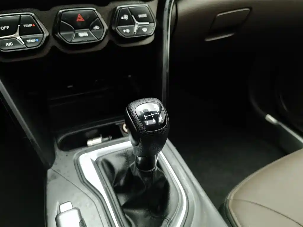 GAC Motor Trumpchi GS4 2016 — фото 13