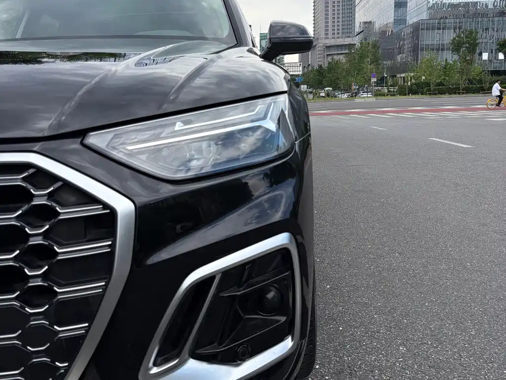 Audi Q5L 2023 — фото 18