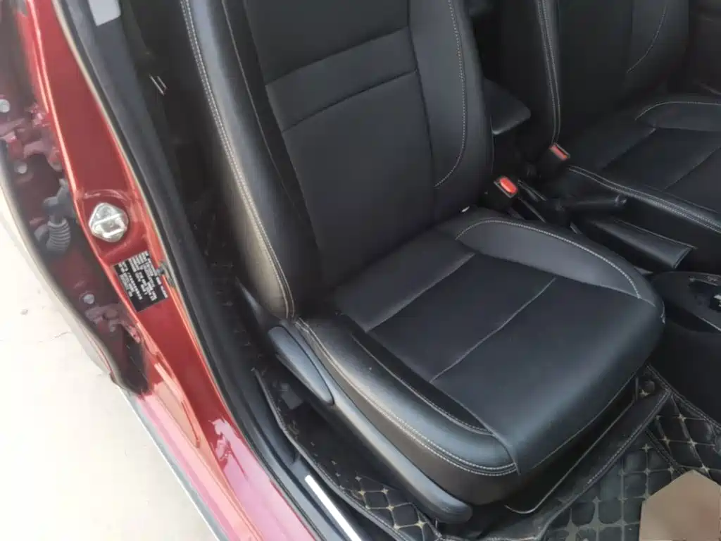 Toyota Yaris L 2020 — фото 25