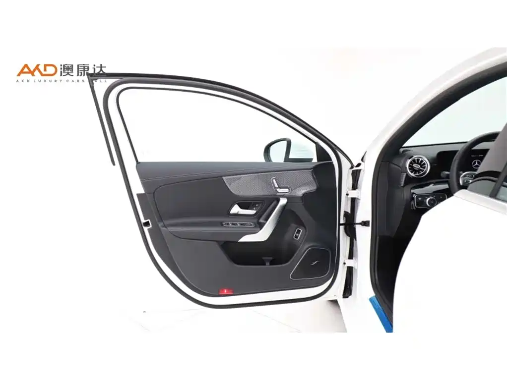 Mercedes-Benz A-Class 2023 — фото 10