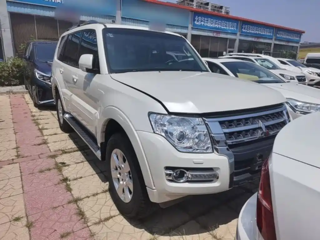 Mitsubishi Pajero 2018
