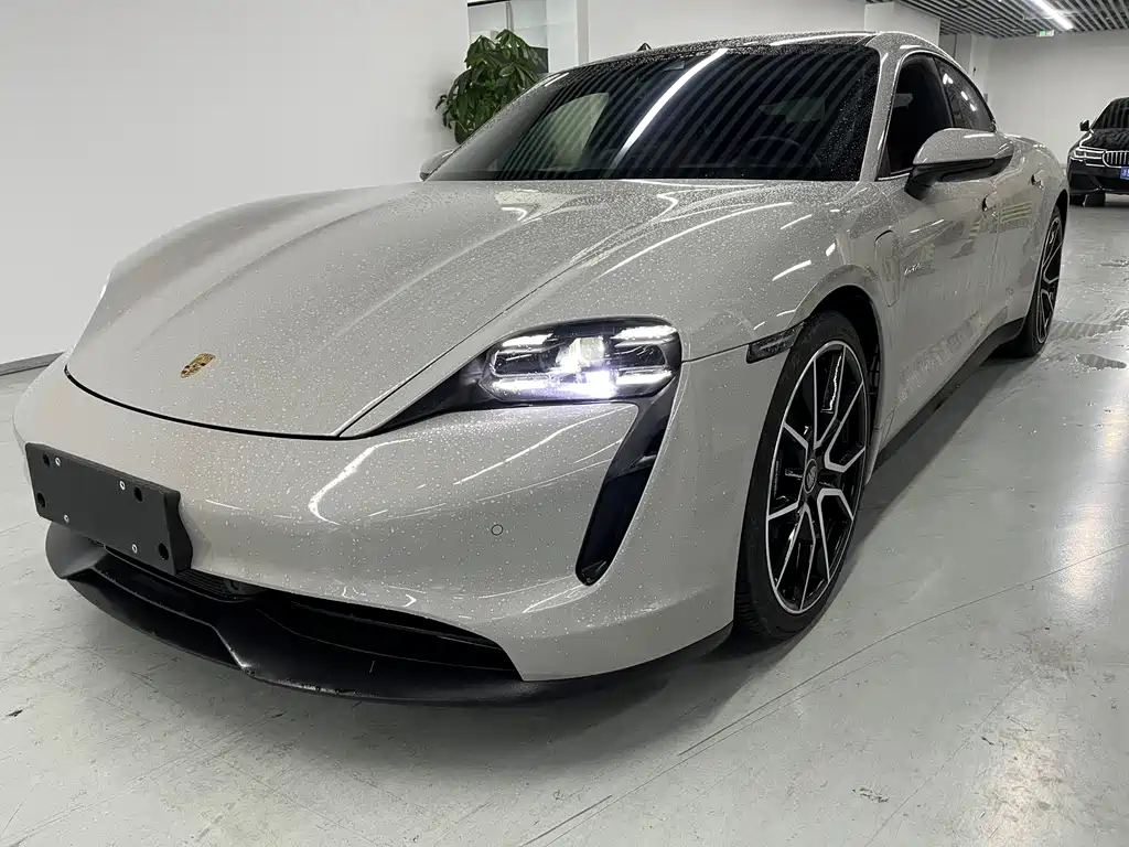 Porsche Taycan 2023