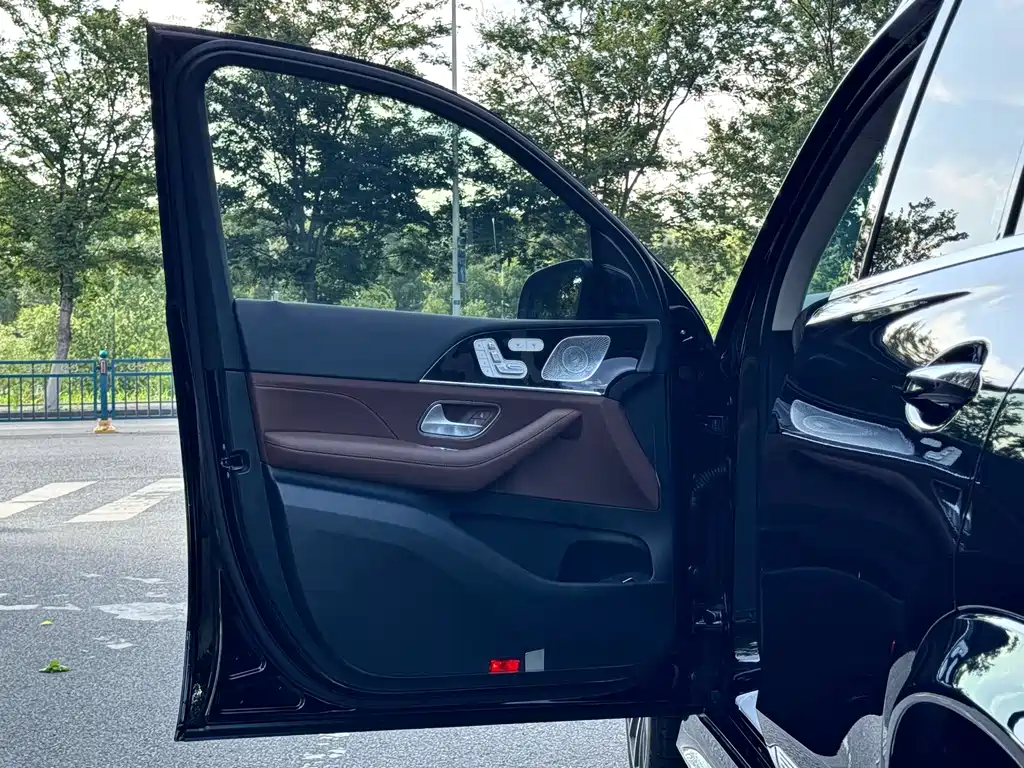 Mercedes-Benz GLE 2025