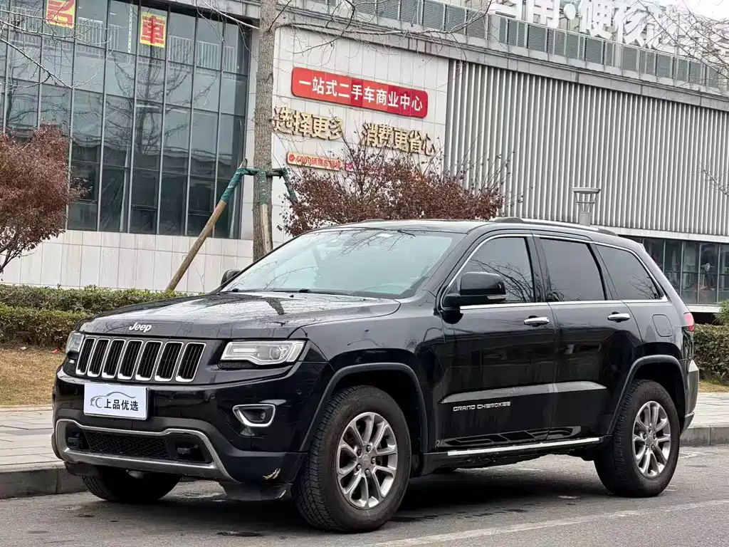Jeep Grand Cherokee 2017 — фото 1