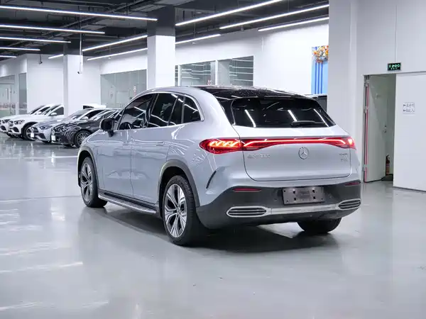Mercedes-Benz EQE SUV 2023